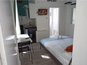 Lovely Studio by Hyde Park- 7